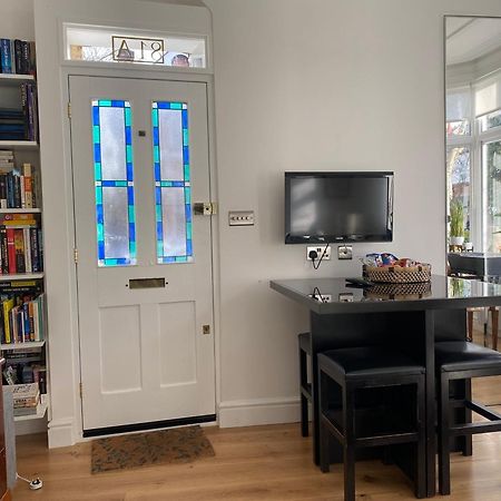 Interior Designed Flat Near Kew Botanical Gardens Apartment London Luaran gambar