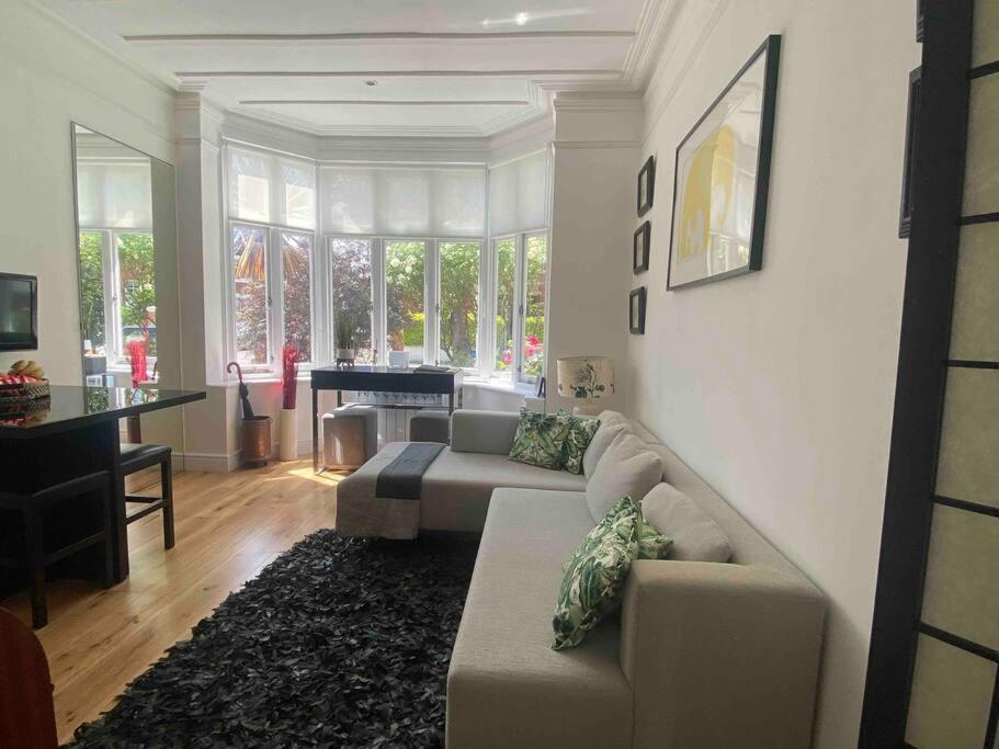Interior Designed Flat Near Kew Botanical Gardens Apartment London Luaran gambar